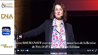Tv Locale Paris - JAMWAXX présente Anne ROUMANOFF avec un sketch percutant lors de la Remise de Prix DAPAT 2022 - 2ème Edition
